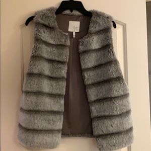 Joie gray fur vest. Size XS. Very gently used.